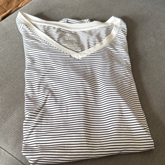 Maternity Striped V-Neck T-Shirt- small - Picture 1 of 4
